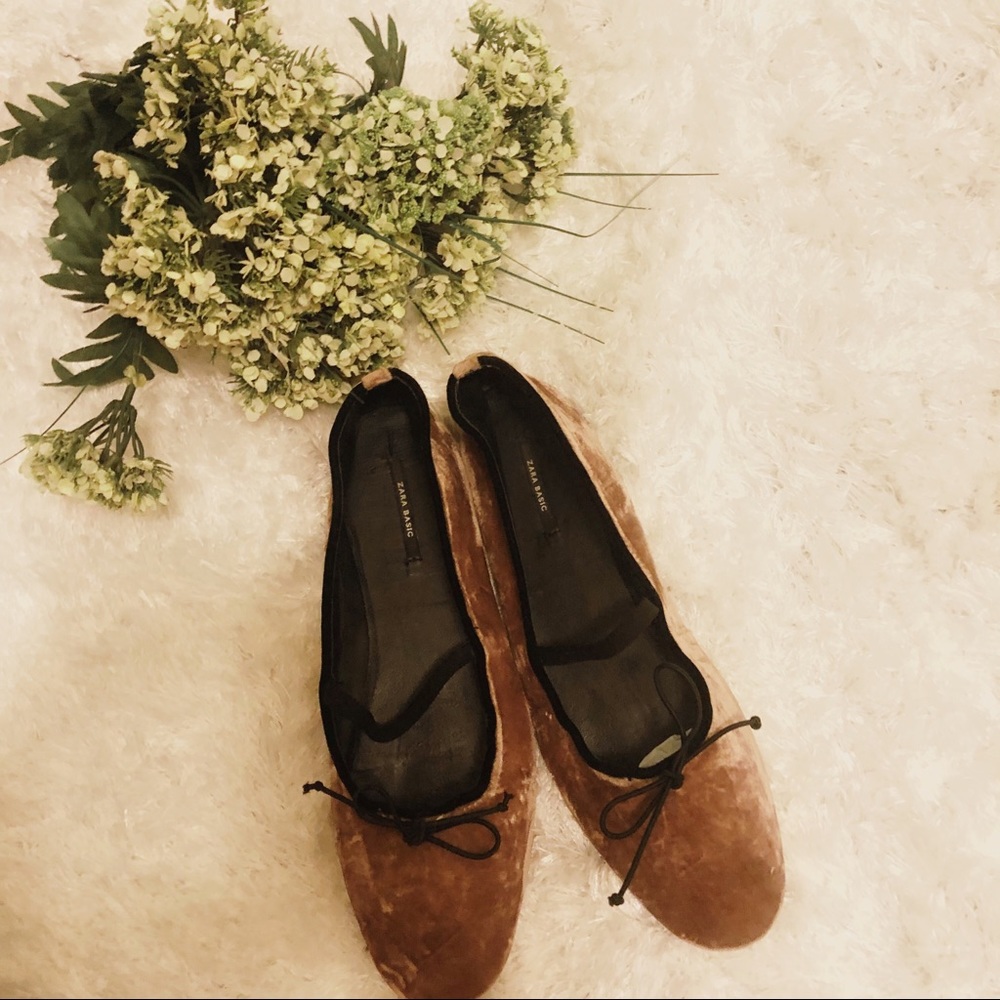 Zara Basic Velvet Ballet Flats Size 9